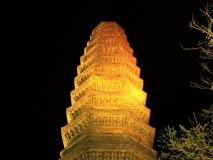 夜幕下的汶上黃金塔【太子靈蹤塔】