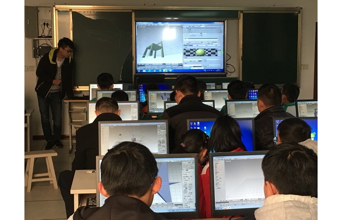 縣教體局舉辦首期3D打印創(chuàng)意設(shè)計(jì)培訓(xùn)班