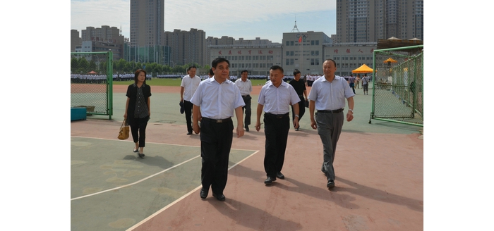 縣政府副縣長田利國調(diào)研指導(dǎo)學(xué)校新學(xué)期開學(xué)準(zhǔn)備工作