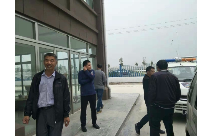 縣房管局督導(dǎo)公共租賃性住房華城雅居項(xiàng)目建設(shè)情況