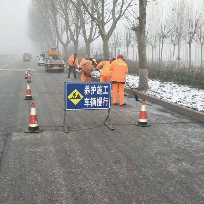 汶上縣人民政府 部門動態(tài) 除雪防滑保暢通，我們一直在路上
