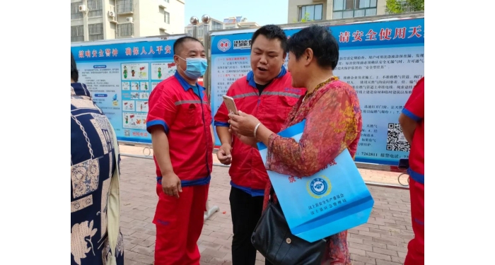 縣住建局深入中都街道路街社區(qū)開展共駐共建活動(dòng)