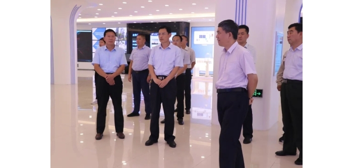 省派濟(jì)寧市中心組領(lǐng)導(dǎo)到汶上縣山東洲藍(lán)環(huán)?？萍加邢薰菊{(diào)研