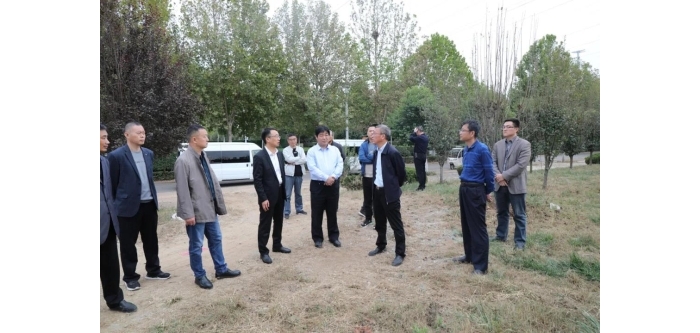 縣政府副縣長布方鋒督導(dǎo)城市新建道路清障工作